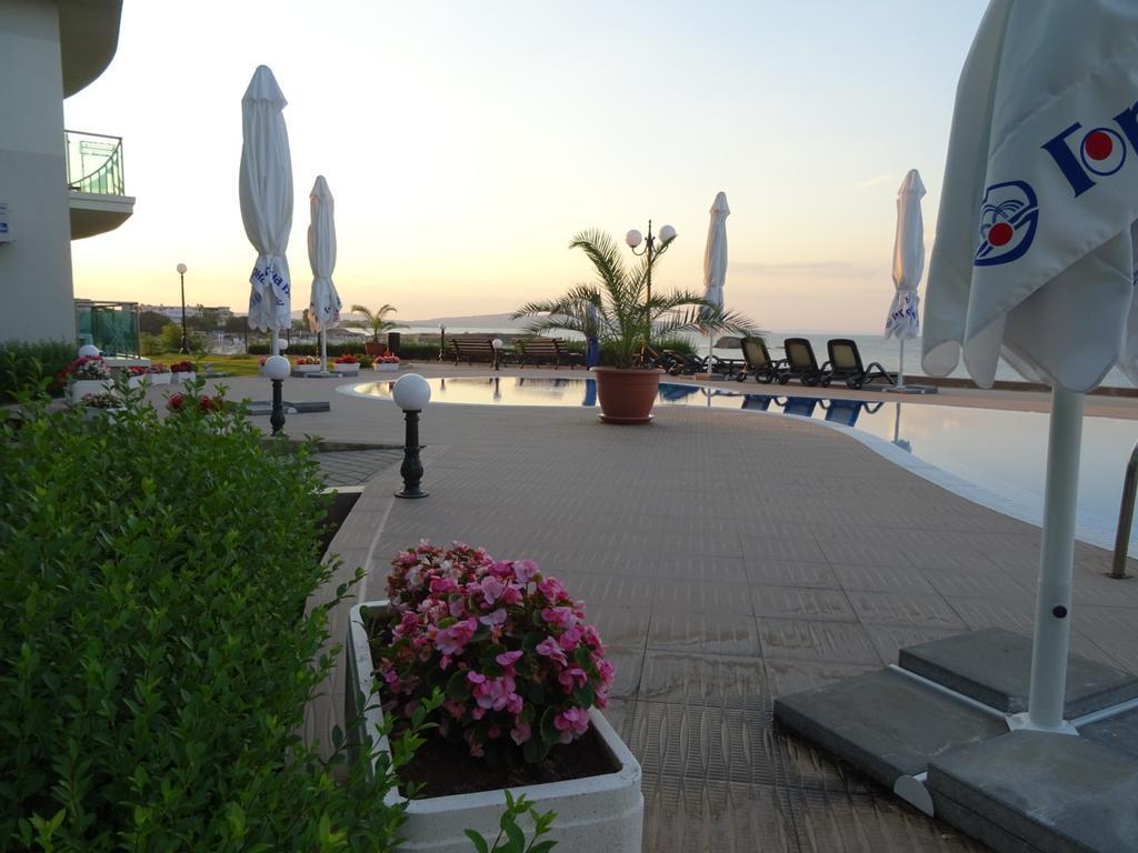Alexander Lozenets Beach Complex Apartment Bagian luar foto